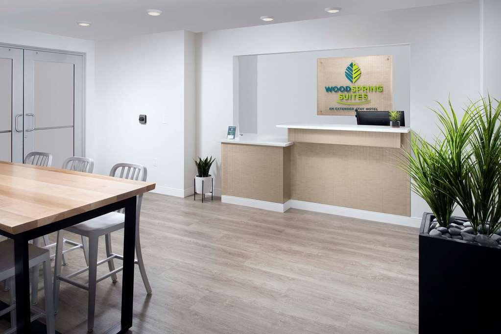 Woodspring Suites Seattle Эверетт Интерьер фото